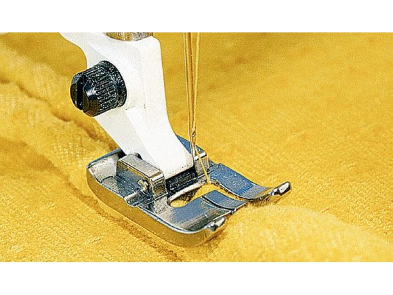 Лапка Husqvarna для вшивания двойного шнура (ко всем моделям) 412627145