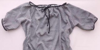 Присборенная блузка с завязками