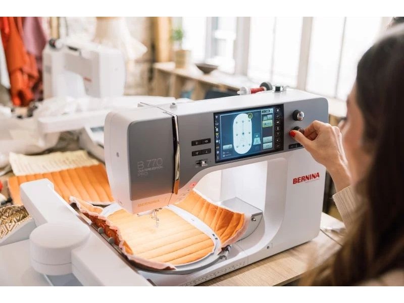 Швейно-вышивальная машина Bernina B770 QE PRO