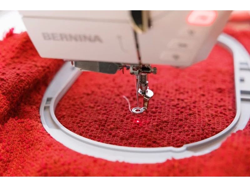 Швейно-вышивальная машина Bernina B770 QE PRO