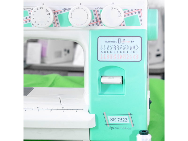 Швейная машина Janome SE 7522