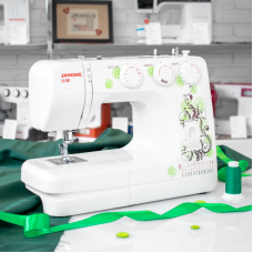 Janome Legend LE-30